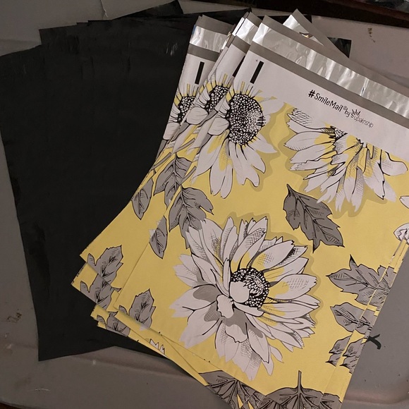 πBundle of 20 Polymailers - Picture 2 of 4